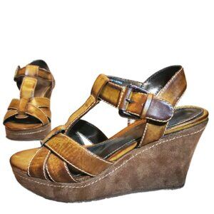 R Report Light Brown Tan Leather Wedges Strappy Comfort Heels Size 7.5